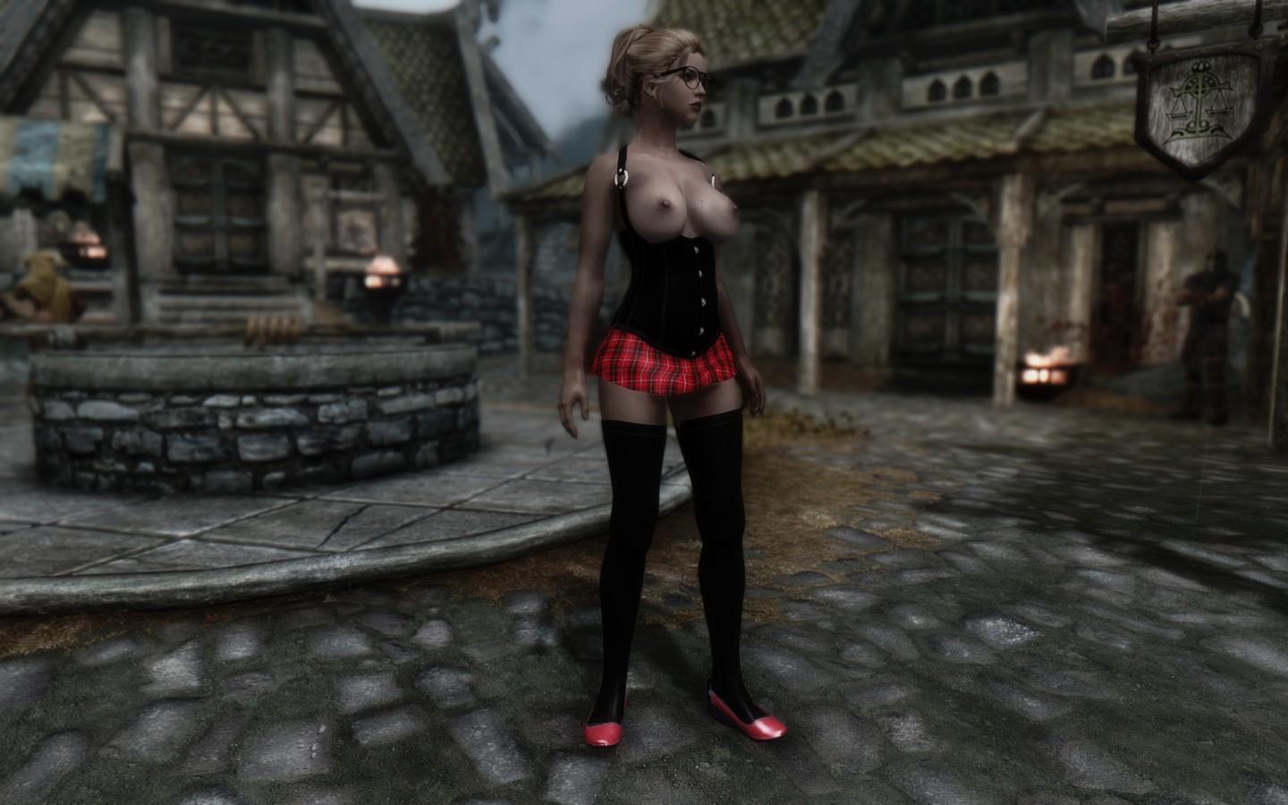 Skyrim Plaid Clothing Image #15: Almost done.